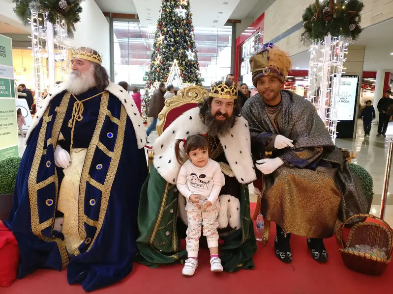 No obligues a tus hijos a sentarse en las rodillas de los Reyes Magos