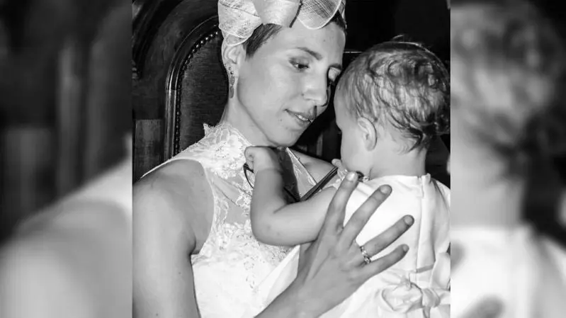 Una madre muere de cáncer dejando regalos a su hija hasta que cumpla los 18 años