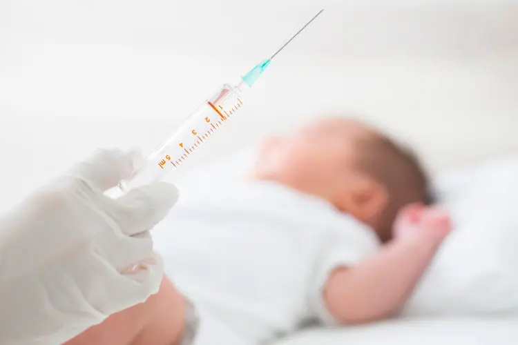 Las vacunas que no financia la sanidad española pero que aconsejan los pediatras