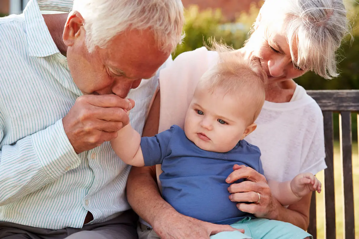 Abuelos que hicieron de padres