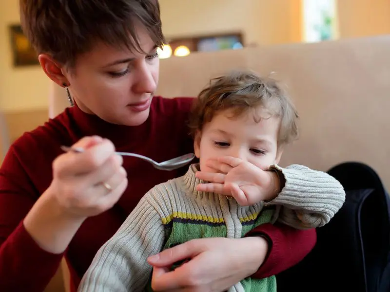 cantidad alimentos comen niños