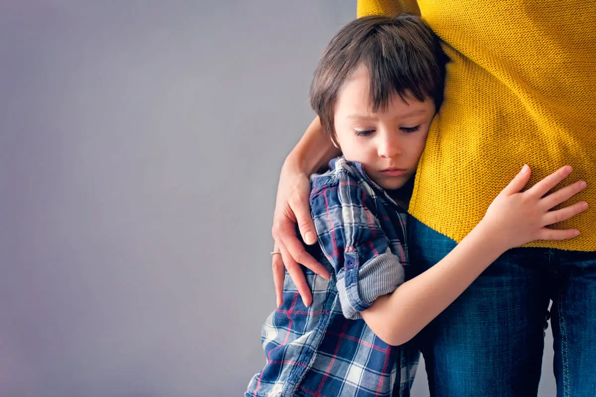 Cuando tu hijo NO quiera ver a alguien, entiende por qué