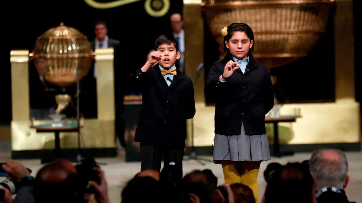 Los niños de San Ildefonso: ¿Quiénes son y por qué cantan la Lotería de Navidad?