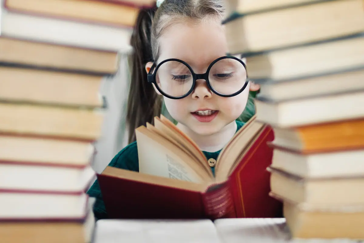 Los 7 mejores booktubers españoles para motivar a los niños a leer