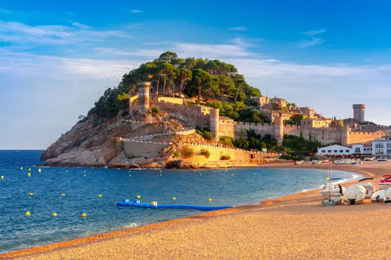 Castillo de Tossa de Mar, en Girona, Cataluña