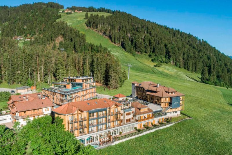 Hotel Excelsior Dolomites Life Resort, en San Vigilio di Marebbe, Bolzano, Italia