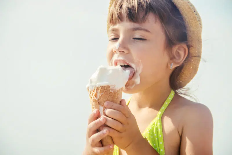 Mis hijos toman helados