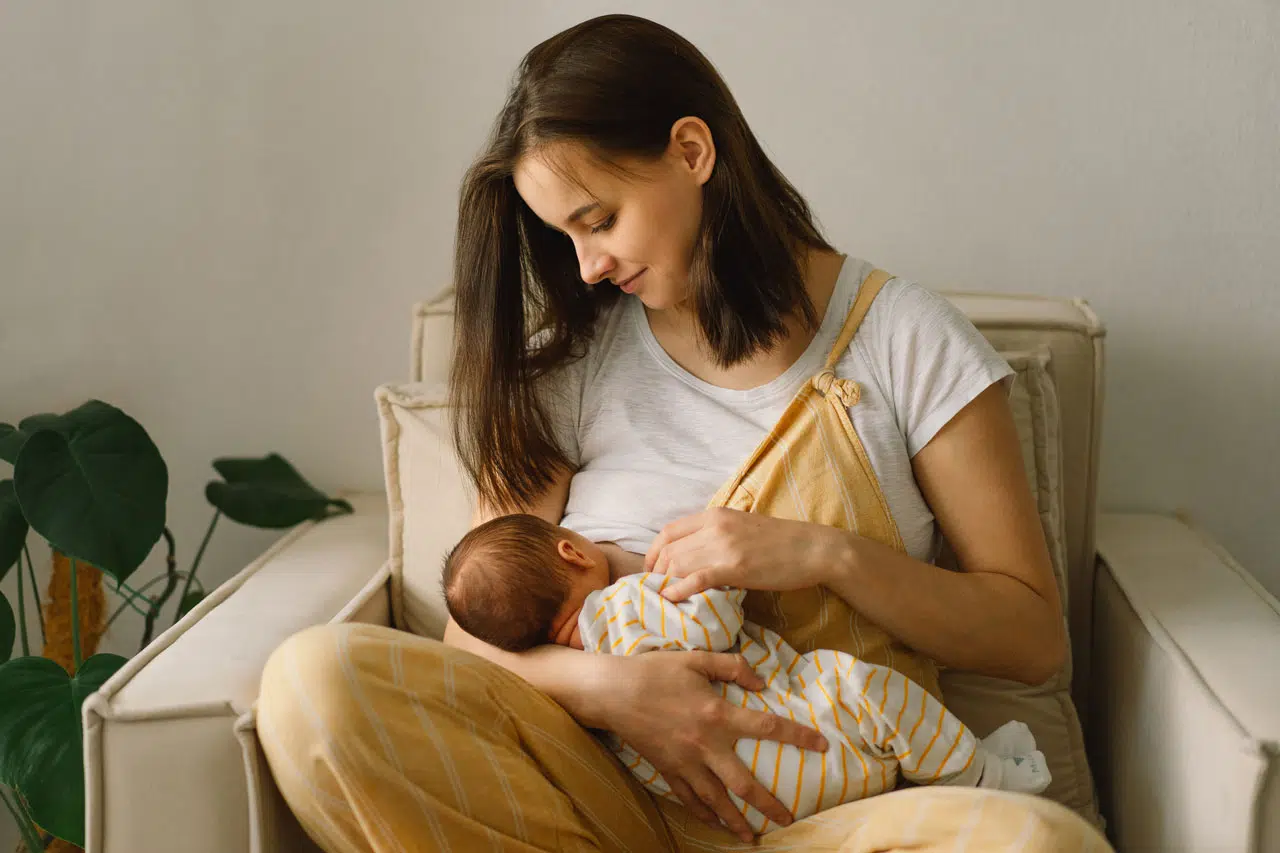 5 claves para producir más leche materna para tu bebé