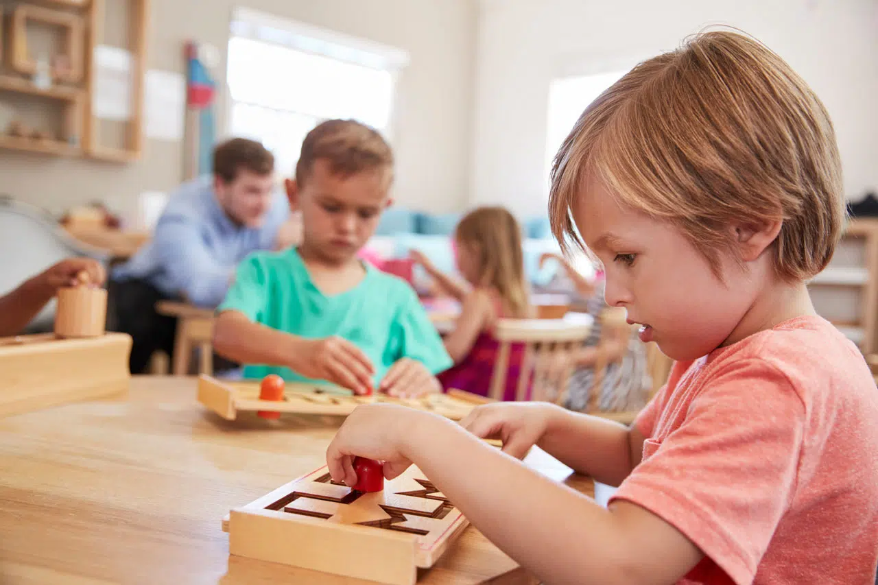 Educación Montessori, el vínculo que une a los creadores de Amazon, Google y Wikipedia