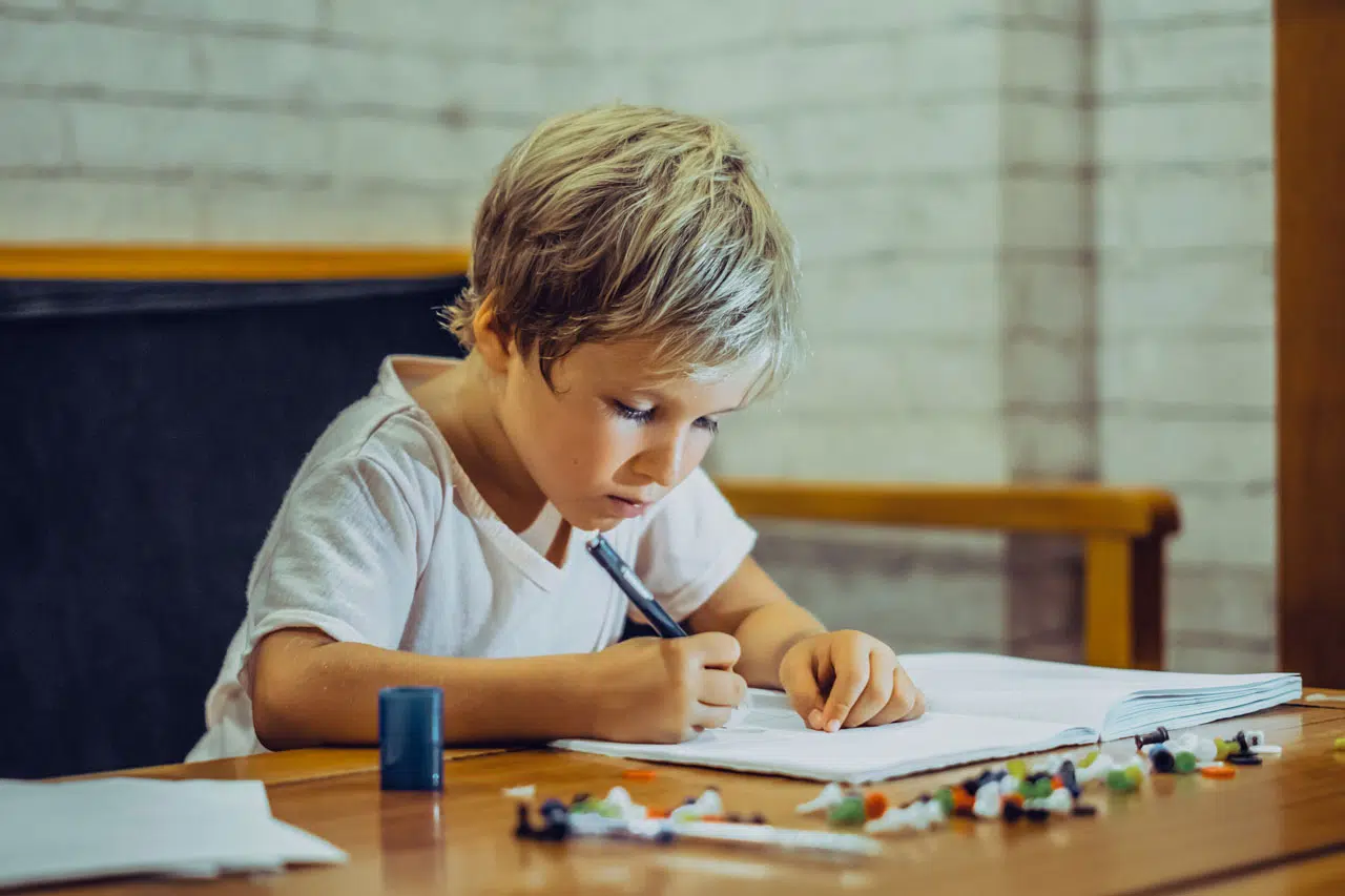 ¿Cómo ayudar a tu hijo a mejorar su letra?