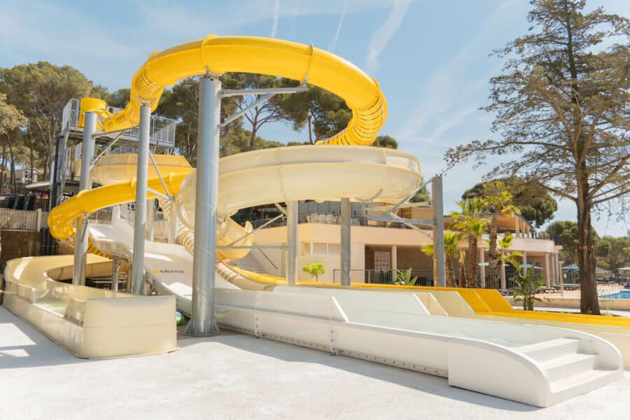 Nuevos toboganes Camping Sènia Cala Gogo Internacional, en Calonge, Girona