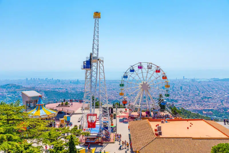 Parque de atracciones Tibidabo, en Barcelona, Cataluña