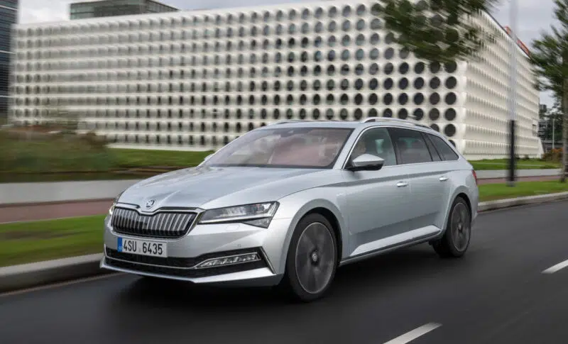 Coche familiar Skoda Superb Combi