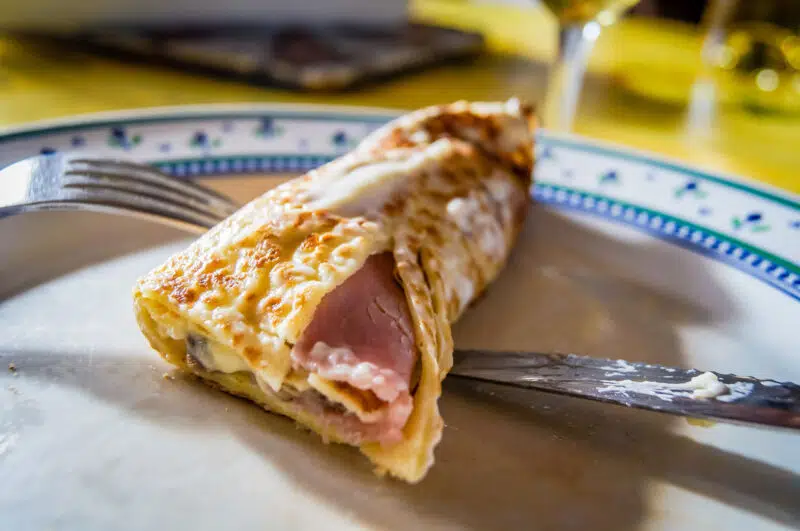 Receta Crepes saladas de setas, jamón y bechamel