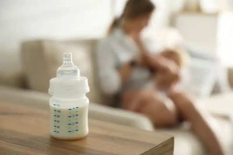 Qué hacer si mi bebé vomita 