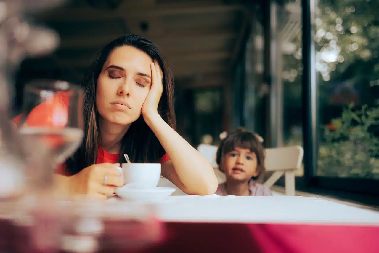 ¿Ser madre es acostarse cansada y levantarse agotada?