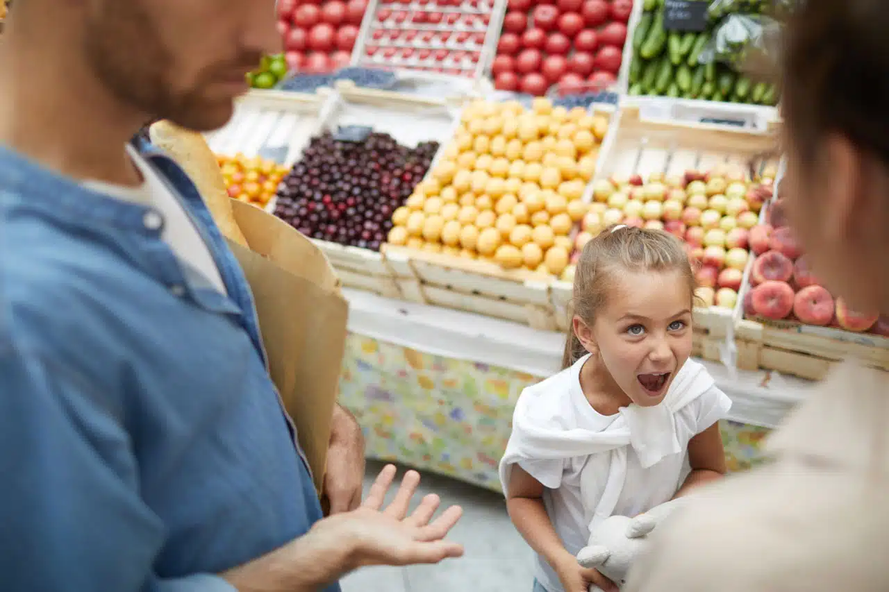 Diferencias entre un niño mimado y un niño feliz