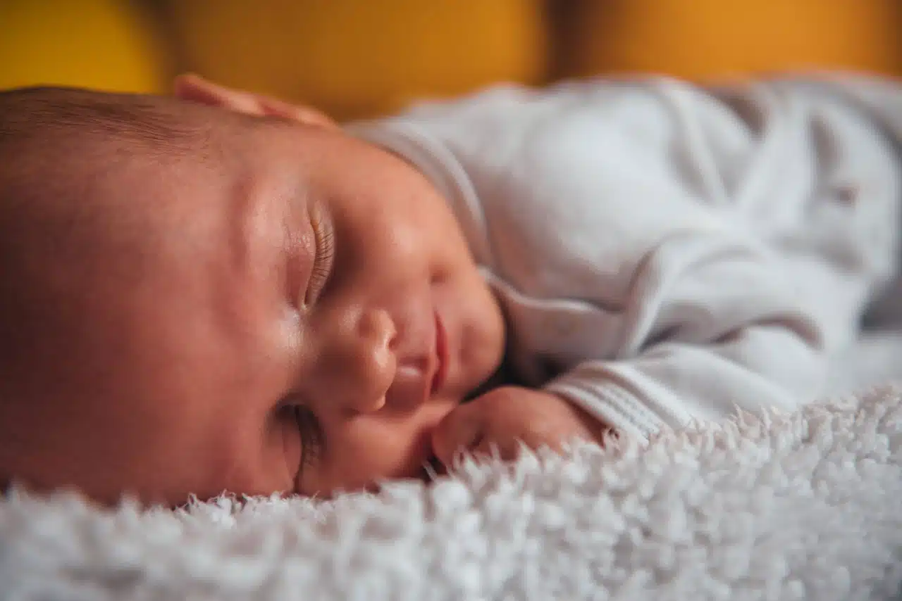 ¿Cómo crear rutinas de sueño saludables en los bebés?