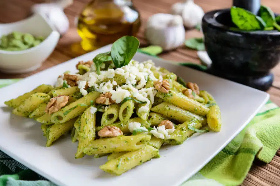 Salsa para pasta de espinacas y nueces