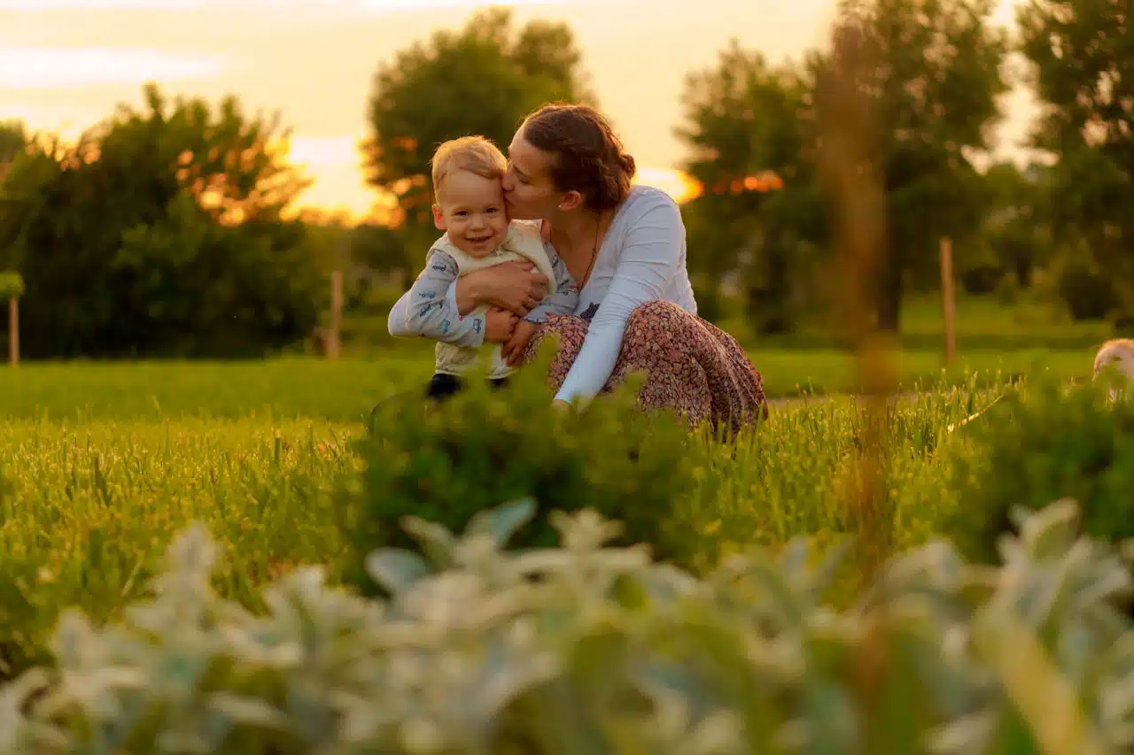 Tú serás madre siempre, él será niño solo una vez: ¡Aprovecha este tiempo!