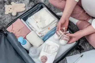 ¿Qué poner en la maleta del bebé para el hospital?
