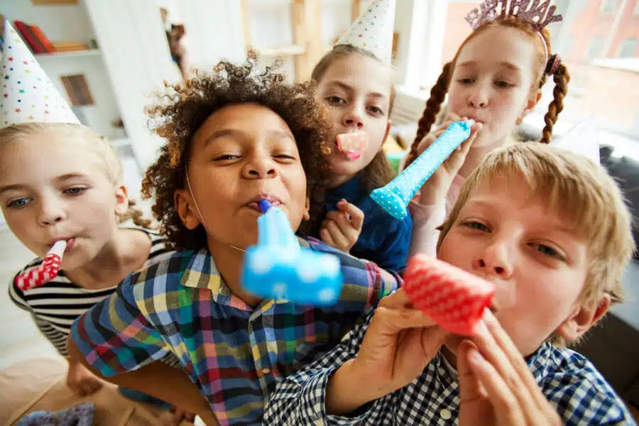 Frases de feliz cumpleaños originales para niños