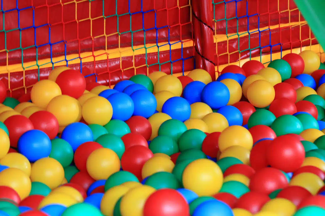 Parque de bolas en Sevilla para ir con niños