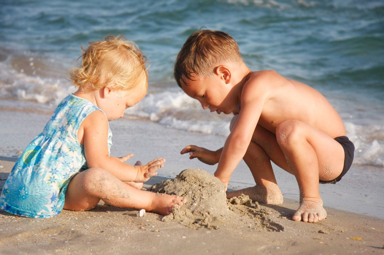 за голыми детьми на пляже фото 13