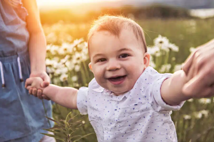 Bebé feliz