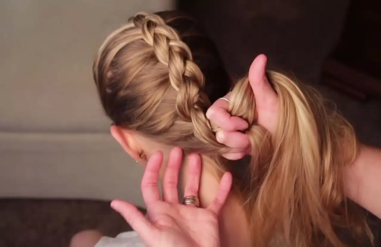 Trenzas fáciles y elegantes para mantener el pelo de las niñas bien recogido