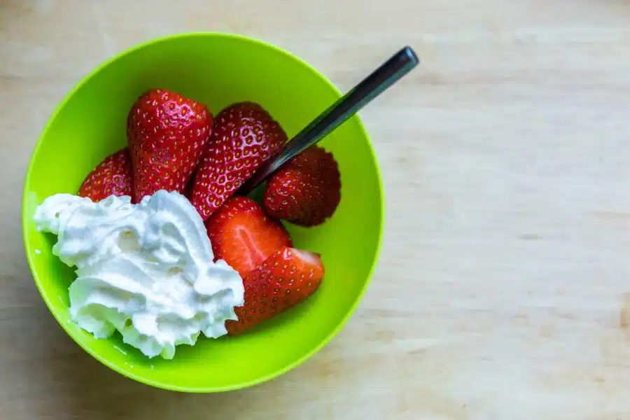 Merienda Fresas frescas con requesón